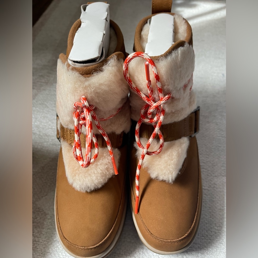 UGG Women’s Classic Weather Hiker Size 7